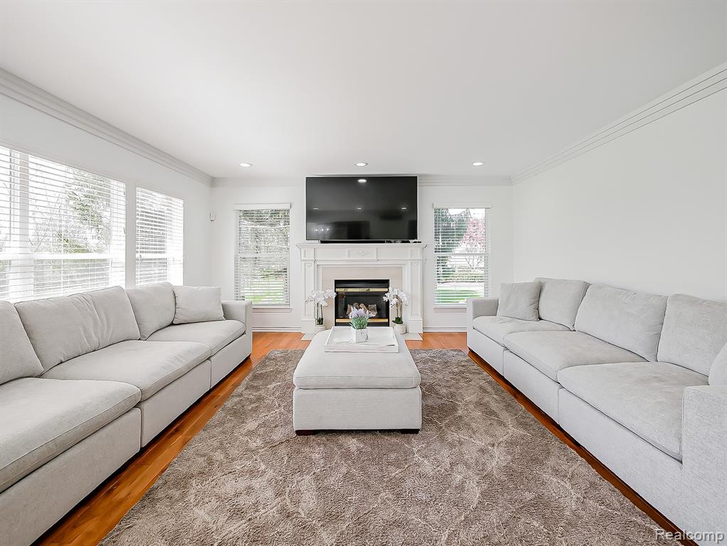 5221 Sandlewood Drive, Commerce Twp, MI 48382 — Photo 23