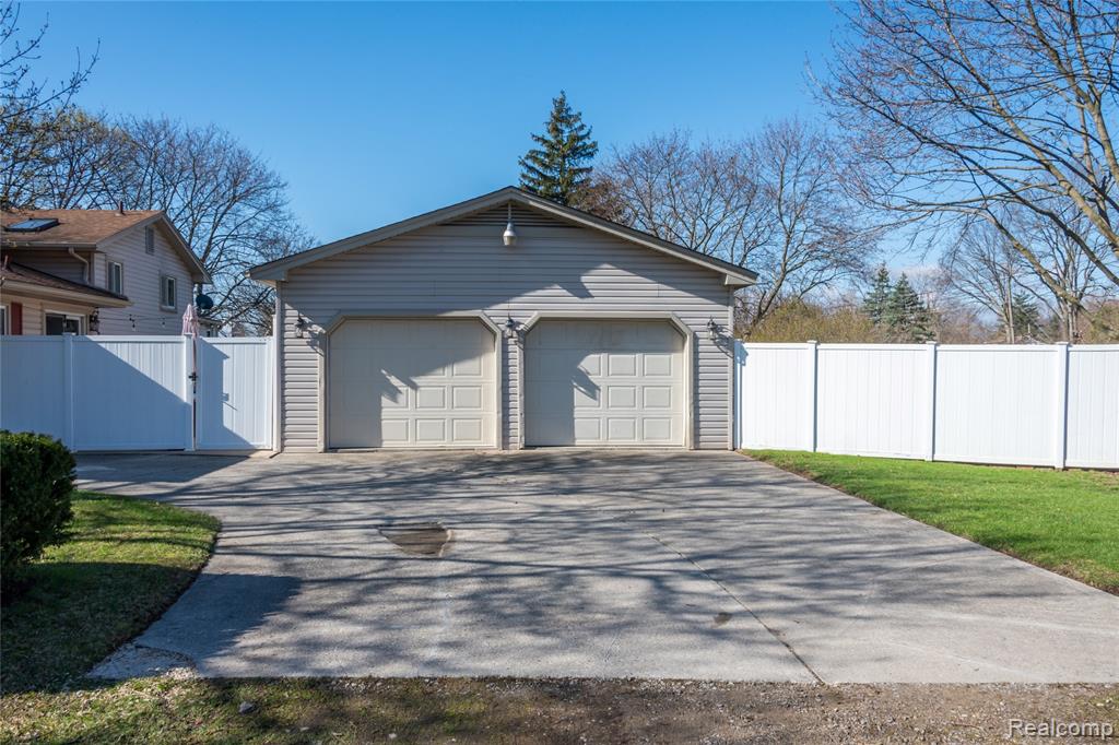 13257 Strong Boulevard, South Rockwood, MI — Photo 7