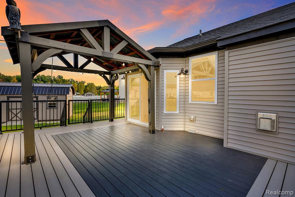 8185 Hidden Cove Court, Grand Blanc, MI 48439 — Photo 46