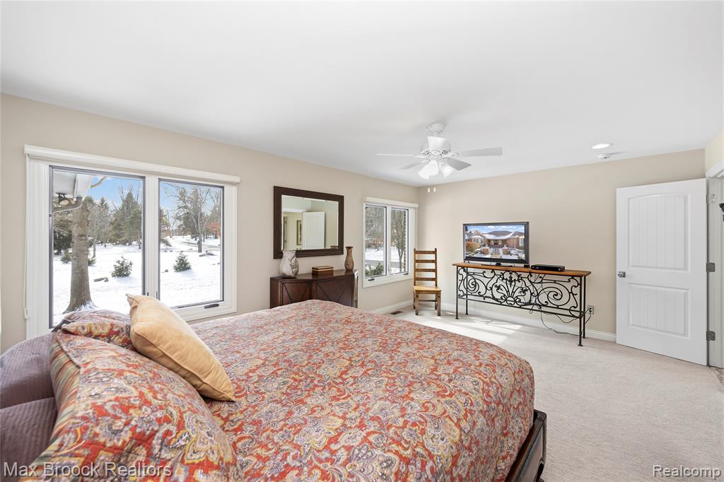5867 BRAVO COURT, Orchard Lake Village, MI 48324 — Photo 35