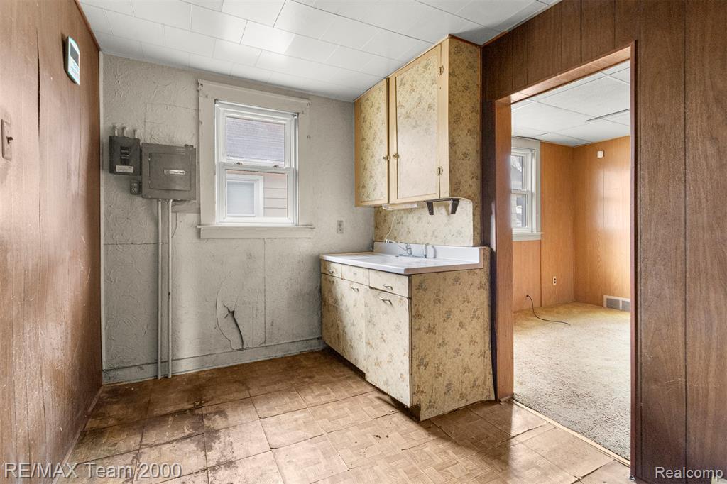 6488 Vaughan Street, Detroit, MI 48228 — Photo 18