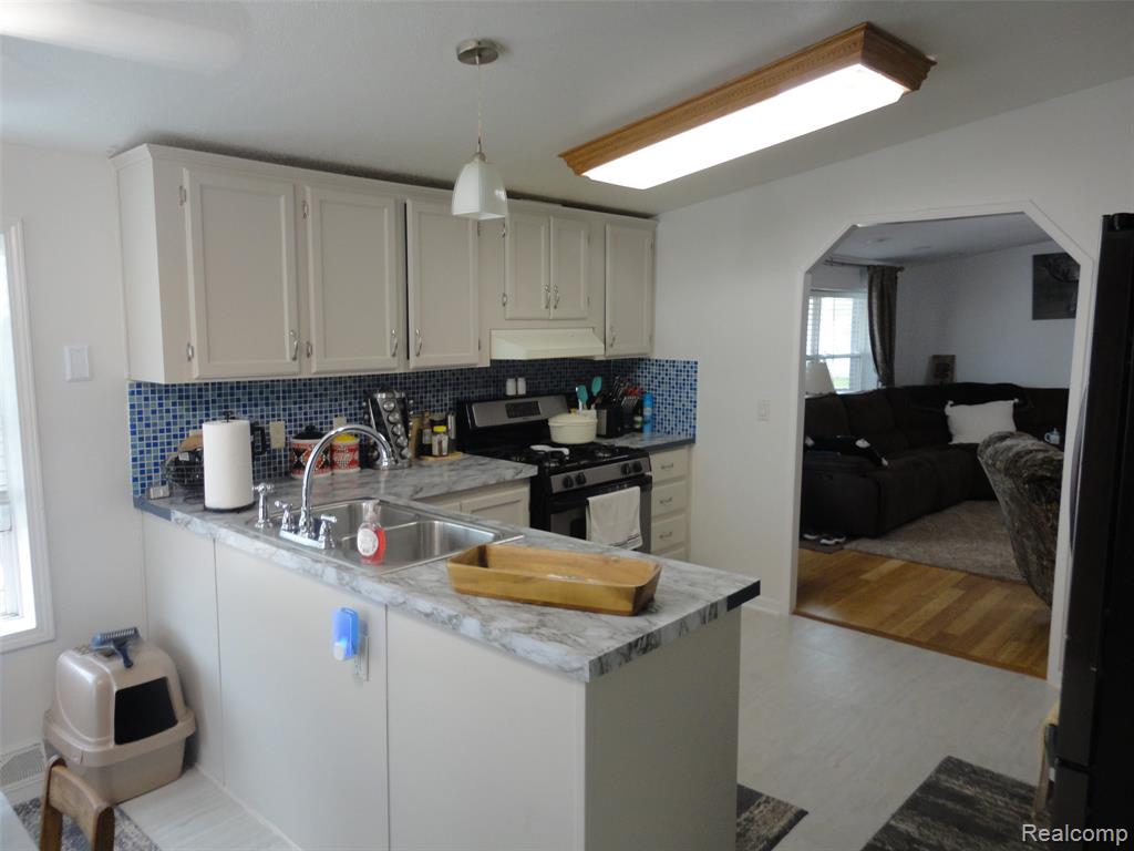 815 Jacobs Landing, Monroe, MI 48161 — Photo 6