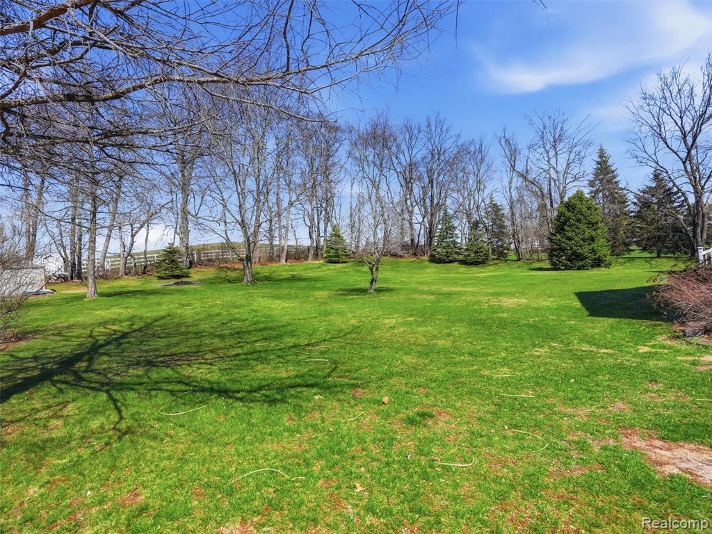 4695 Melanie Lane, White Lake, MI 48383 — Photo 48