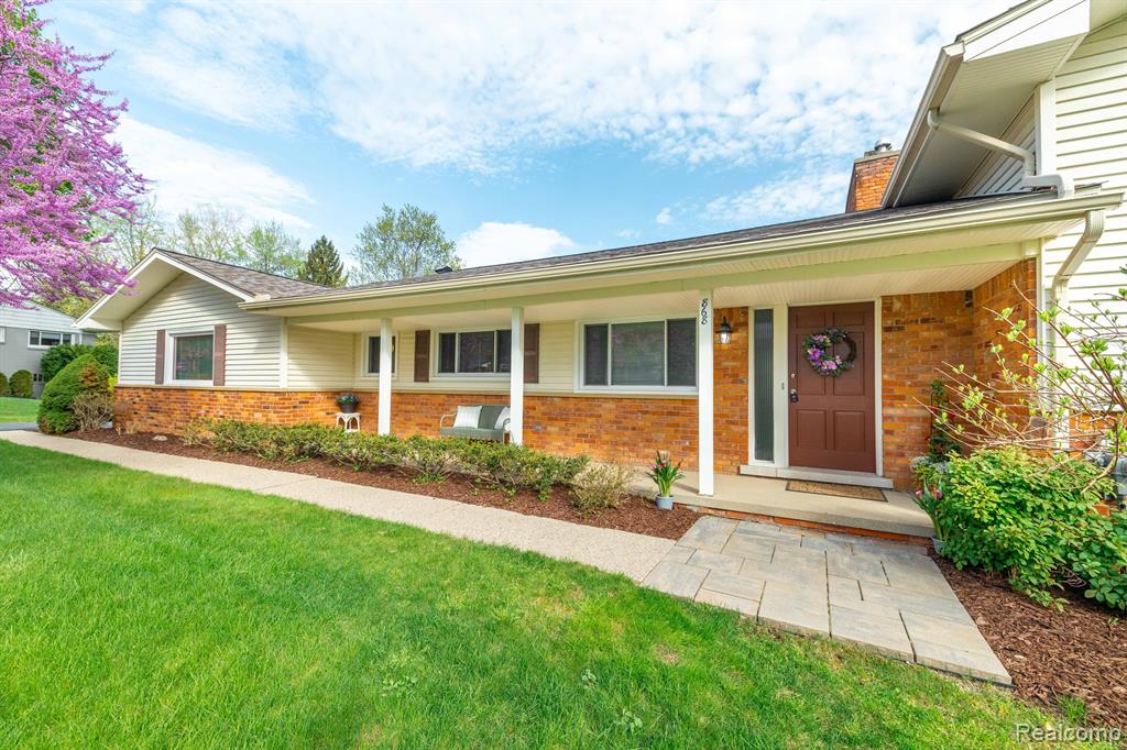 868 HELSTON Road, Bloomfield Hills, MI 48304 — Photo 34