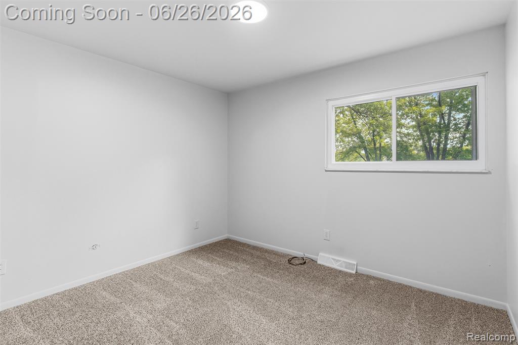 5120 Hillcrest Circle, Flint, MI 48506 — Photo 25