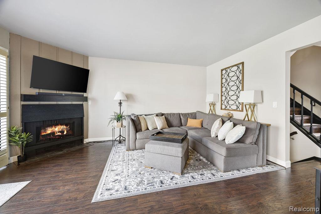 886 Yorktown Court, Northville, MI 48167 — Photo 16