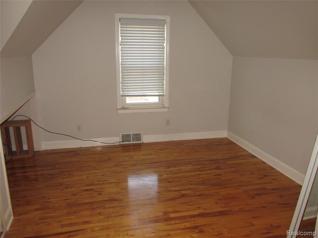 984 E Mahan Avenue, Hazel Park, MI 48030 — Photo 14