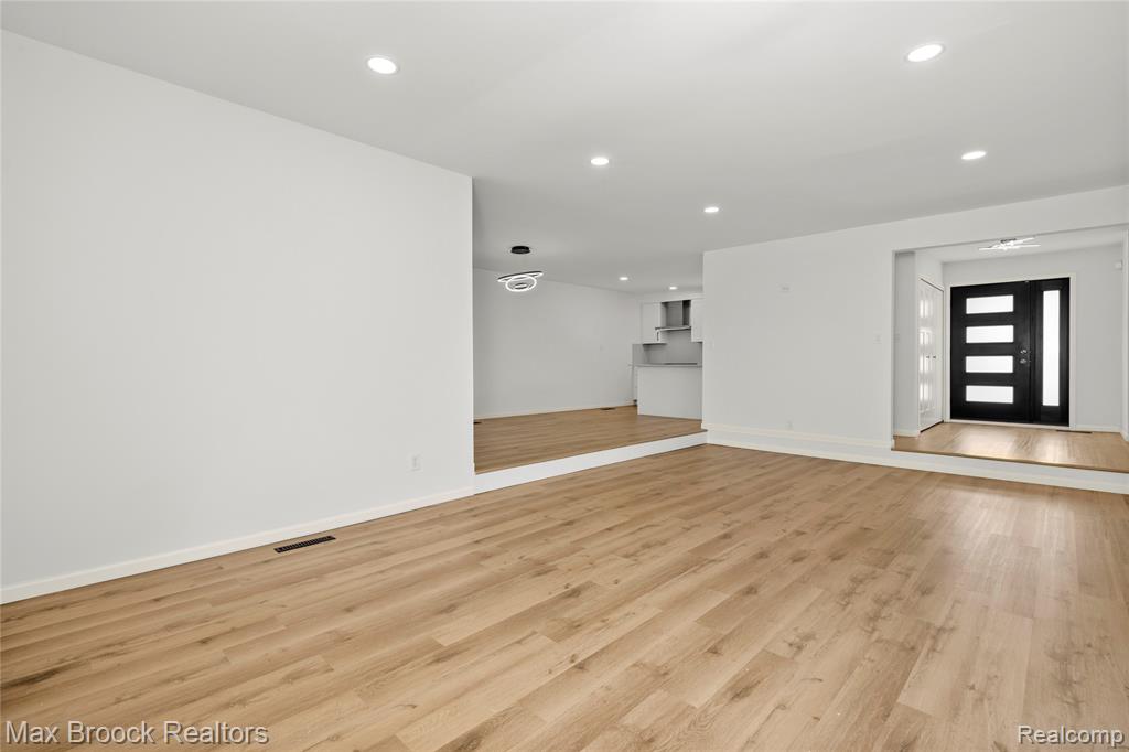 5316 CENTERBROOK Drive, West Bloomfield, MI — Photo 13