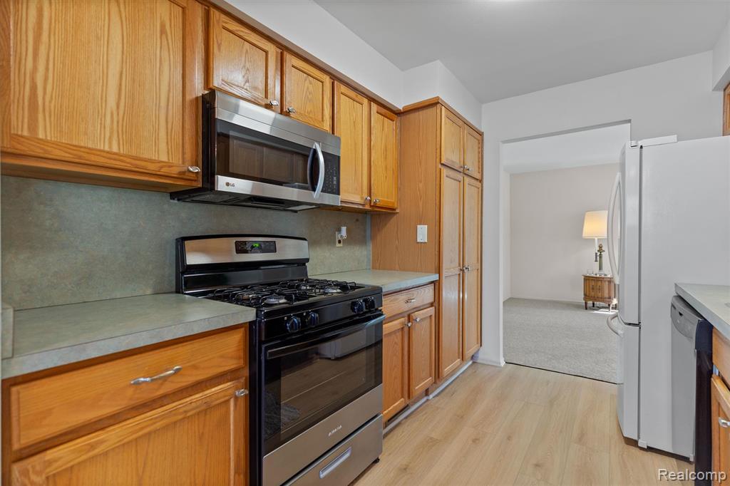 4952 Coventry Road, 315, Royal Oak, MI 48073 — Photo 8
