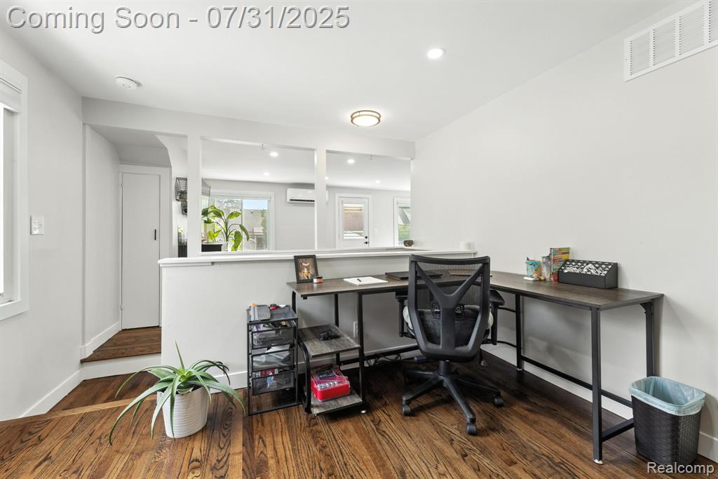 910 Maplegrove Avenue, Royal Oak, MI 48067 — Photo 19