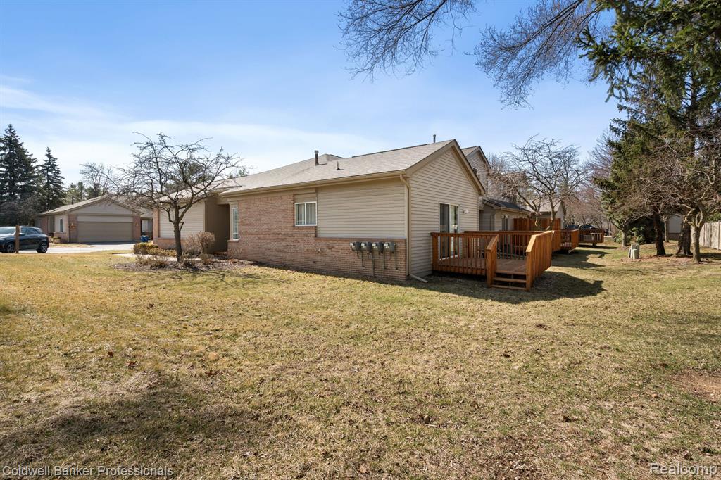 6769 QUAIL RUN Circle N, Westland, MI — Photo 35