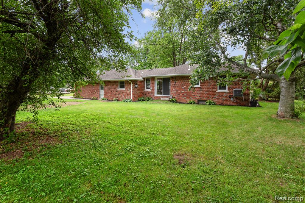 4408 S Lake Drive, Newport, MI 48166 — Photo 31