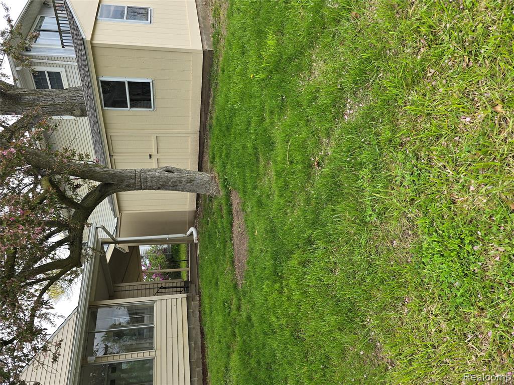9114 Pontiac Lake Road, White Lake, MI — Photo 26