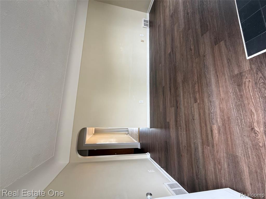 879 Highland Avenue, Lincoln Park, MI 48146 — Photo 7