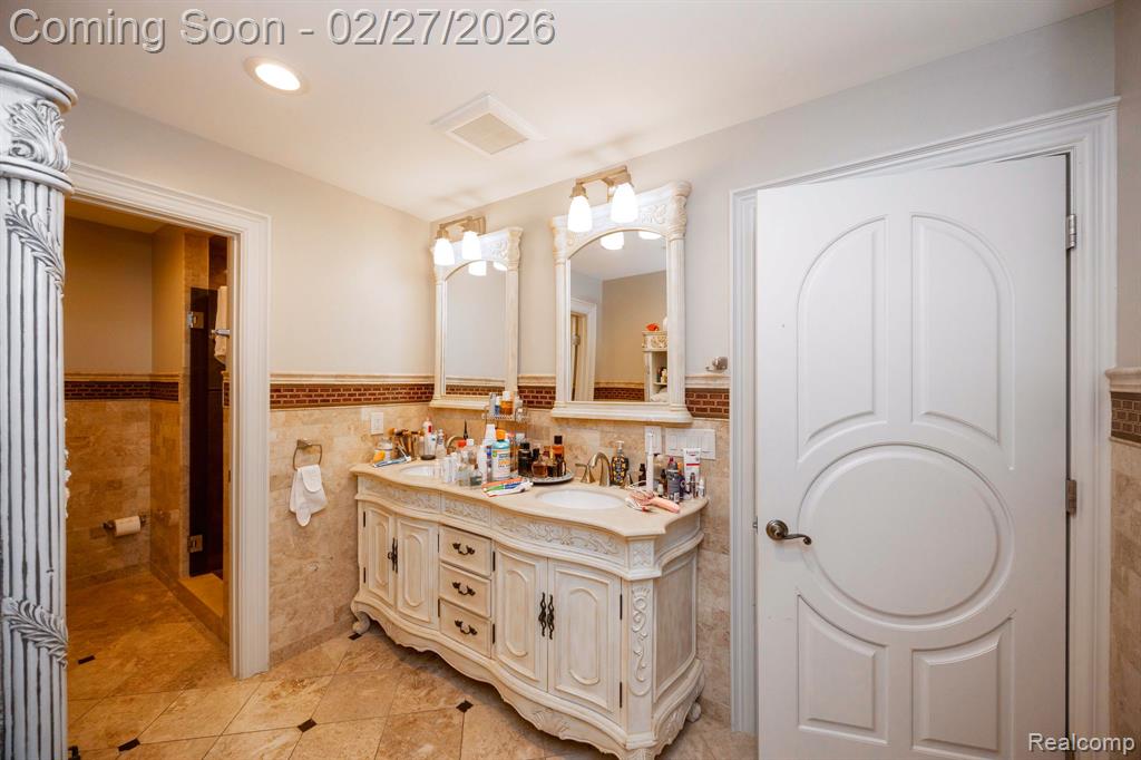 6616 Fairwood Drive, Dearborn Heights, MI 48127 — Photo 57