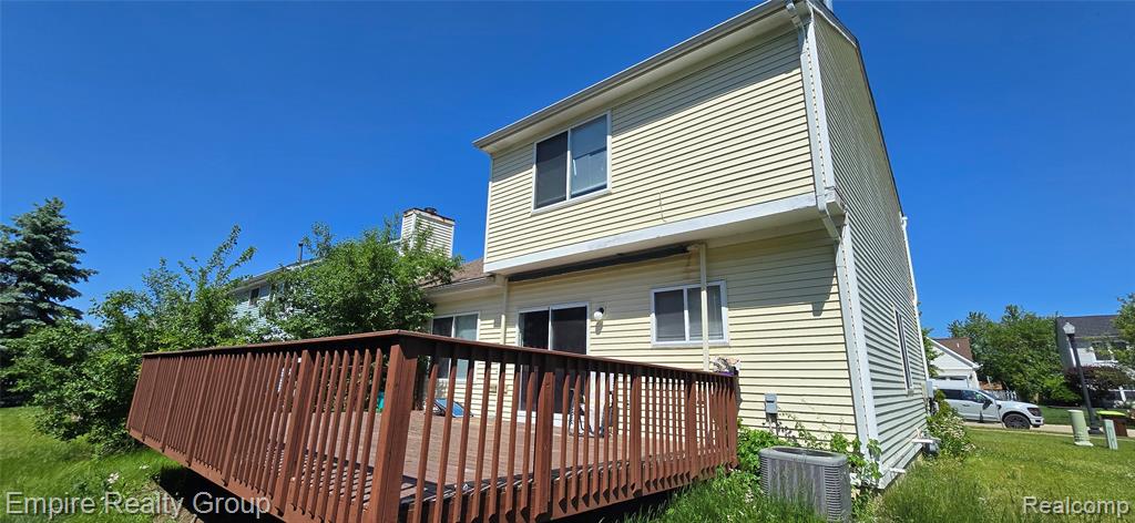 590 Thornhill Court, Belleville, MI 48111 — Photo 2