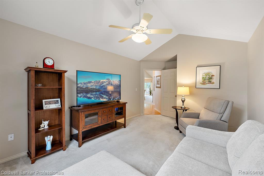 451 GOLF VILLA Drive, Oxford, MI 48371 — Photo 15