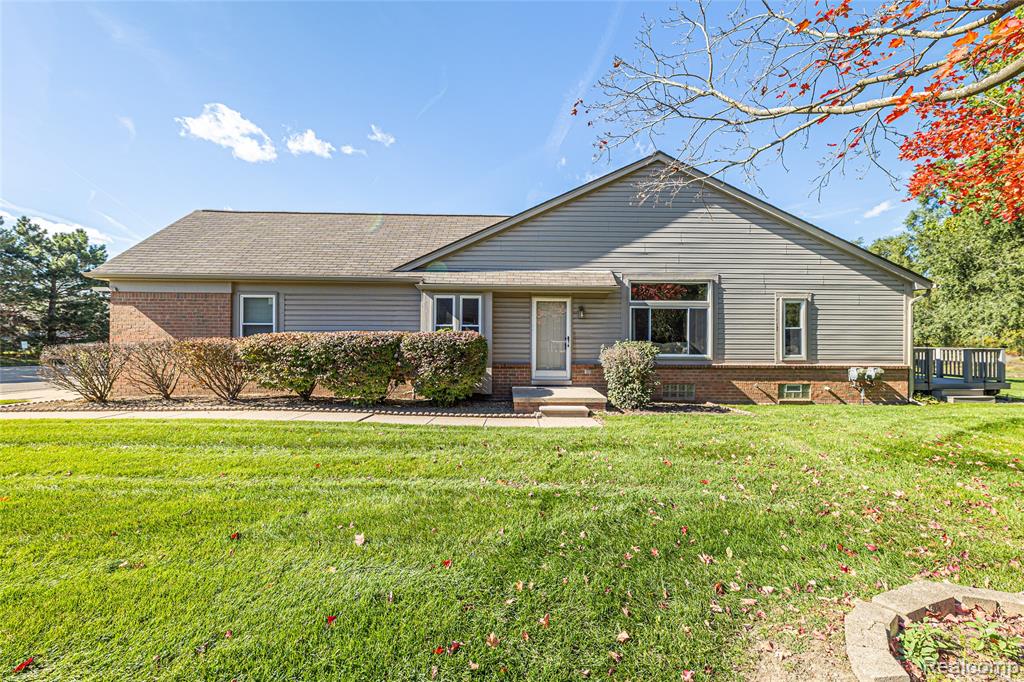 34438 Manor Run Circle, 36, Sterling Heights, MI 48312