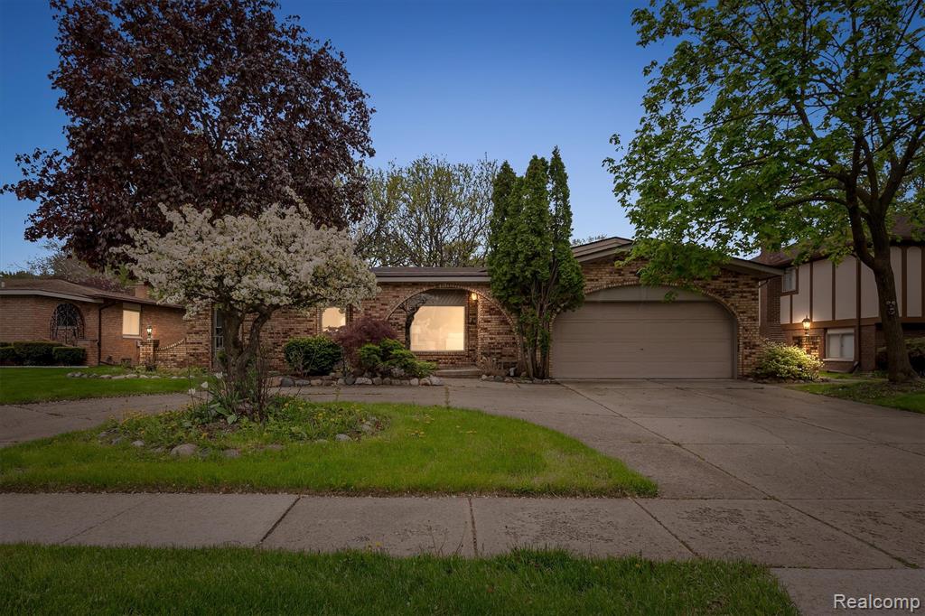 11326 Common Road, Warren, MI 48093 — Photo 4