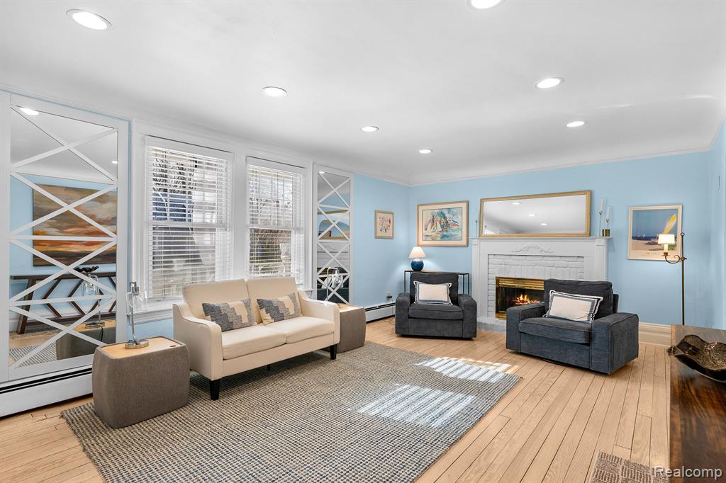 397 KERCHEVAL Avenue, Grosse Pointe Farms, MI 48236 — Photo 19