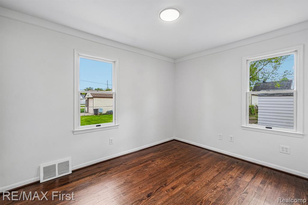 547 Leroy Avenue, Clawson, MI — Photo 11