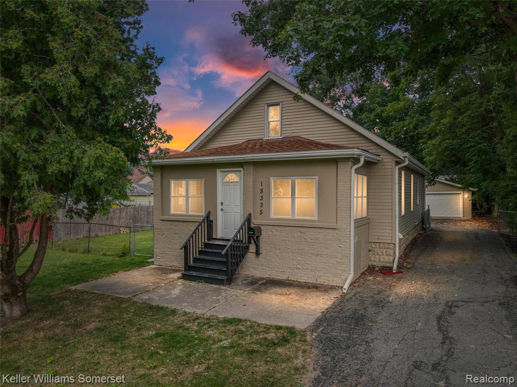 18335 E 11 Mile Road, Roseville, MI 48066