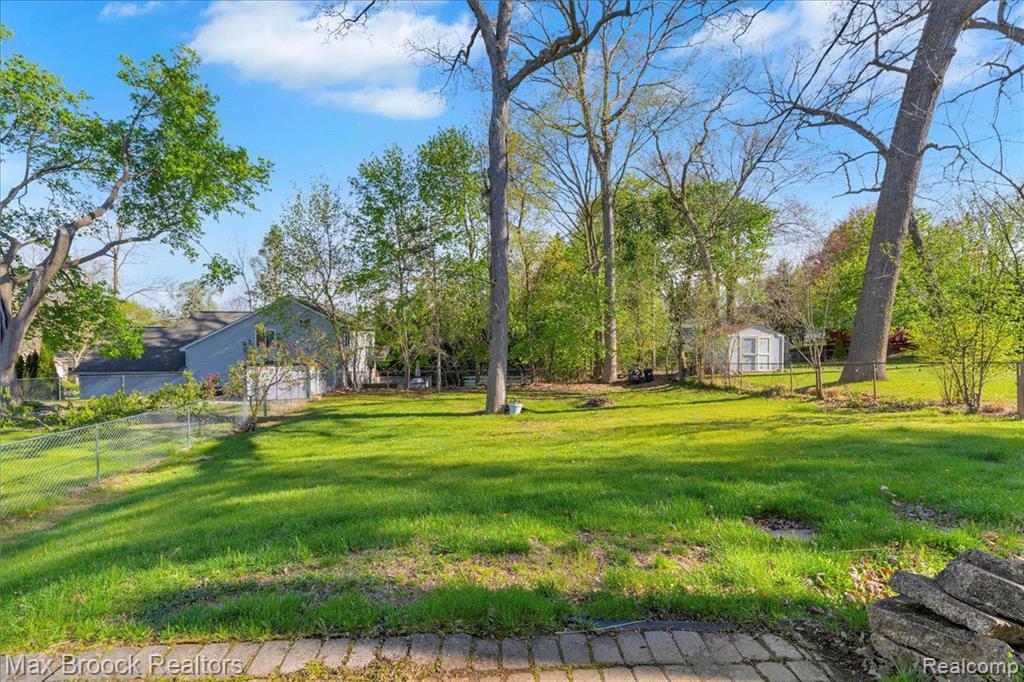 4332 LANETTE Drive, Waterford, MI 48328 — Photo 37