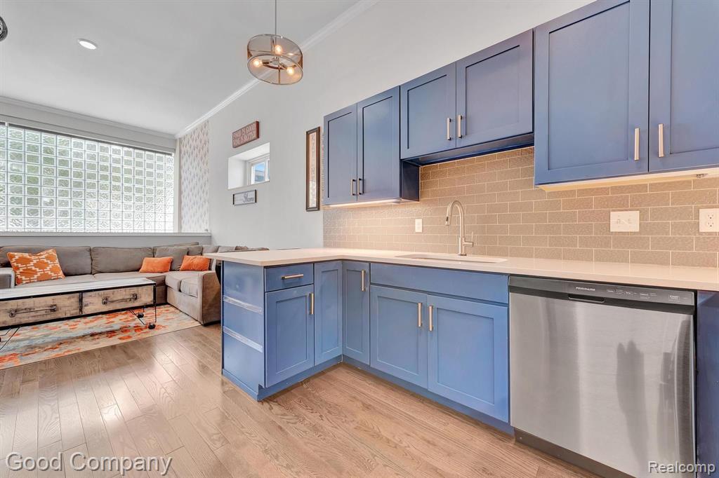 443 E MILWAUKEE Street, Detroit, MI 48202 — Photo 12