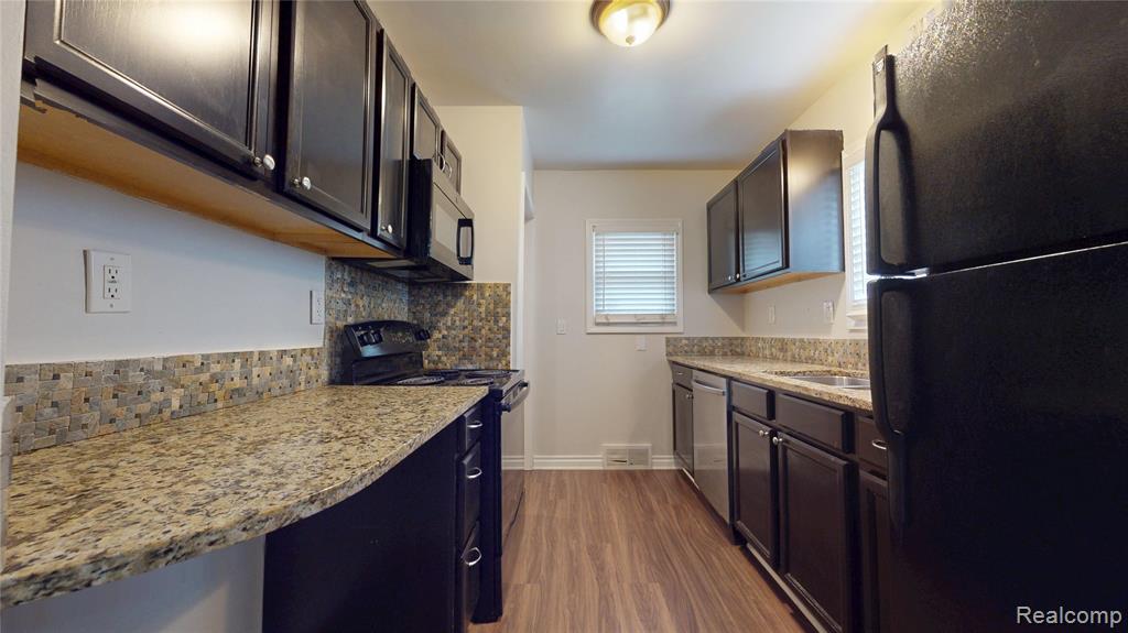 735 Cameron Avenue, Pontiac, MI 48340 — Photo 2