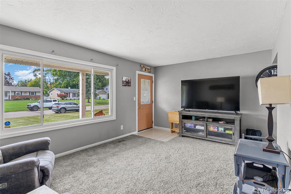 5236 Old Franklin Road, Grand Blanc, MI 48439 — Photo 9