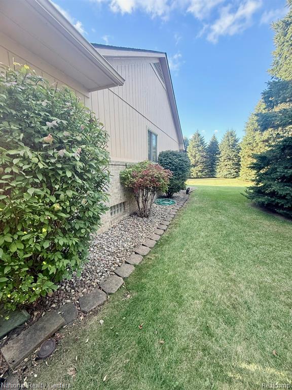 5115 Driftwood Drive, Commerce Twp, MI 48382 — Photo 8