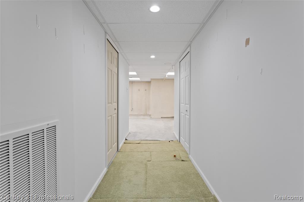 18344 Greenmeadow Drive, Clinton Twp, MI 48038 — Photo 25