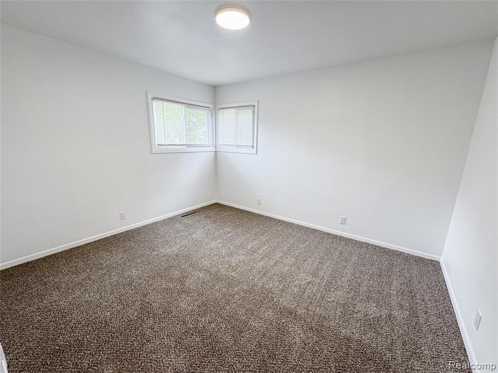 6519 Estrelle Avenue, Mount Morris, MI 48458 — Photo 3
