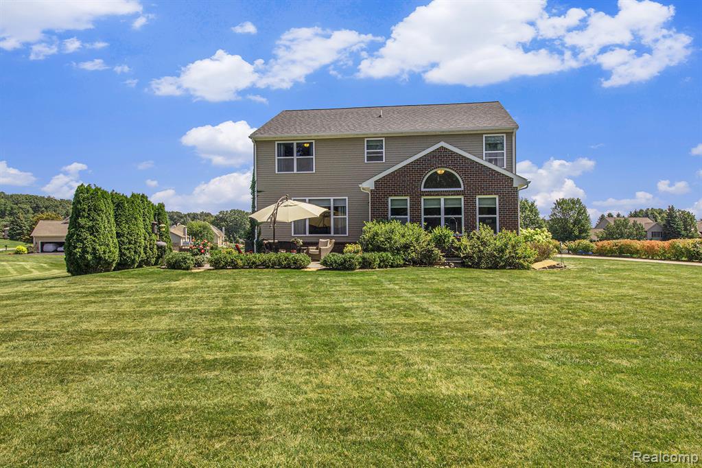 8433 Thorn Hill Drive, Howell, MI 48843 — Photo 24