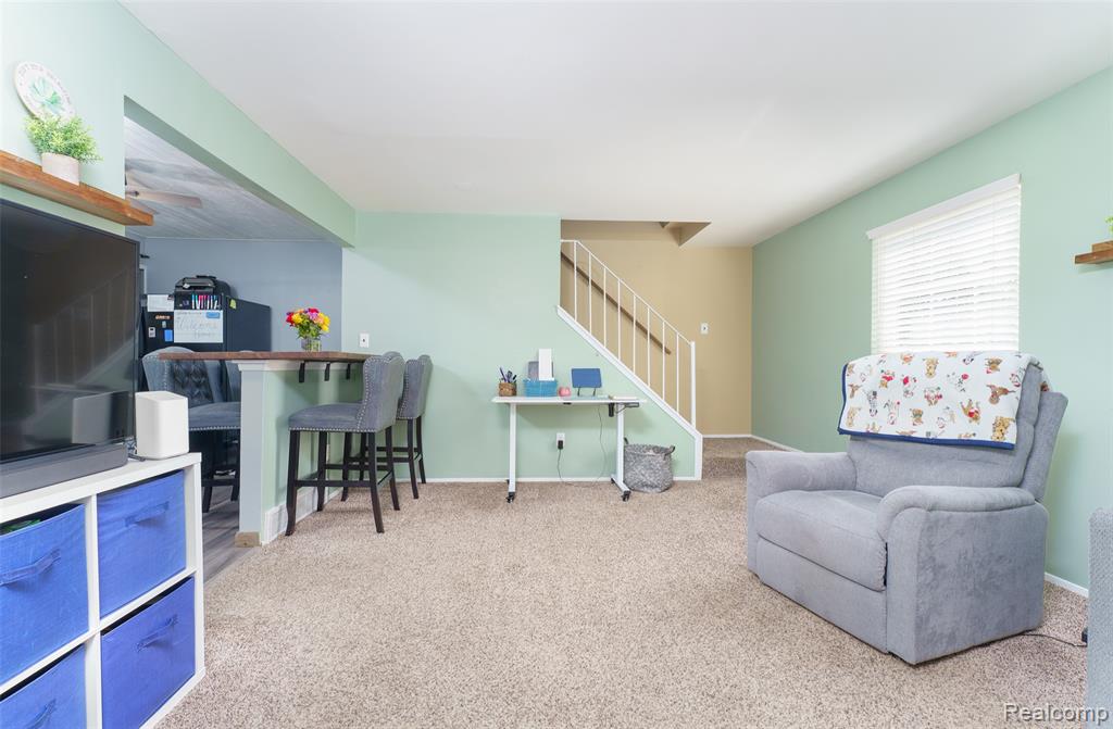 28306 Coventry Court, Trenton, MI 48183 — Photo 9