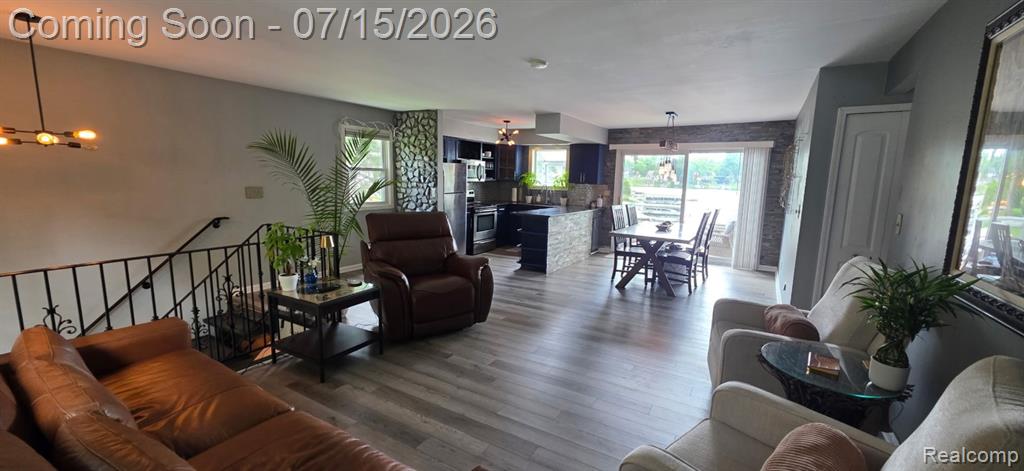 3285 Mapledale Street, Commerce Twp, MI 48382 — Photo 2
