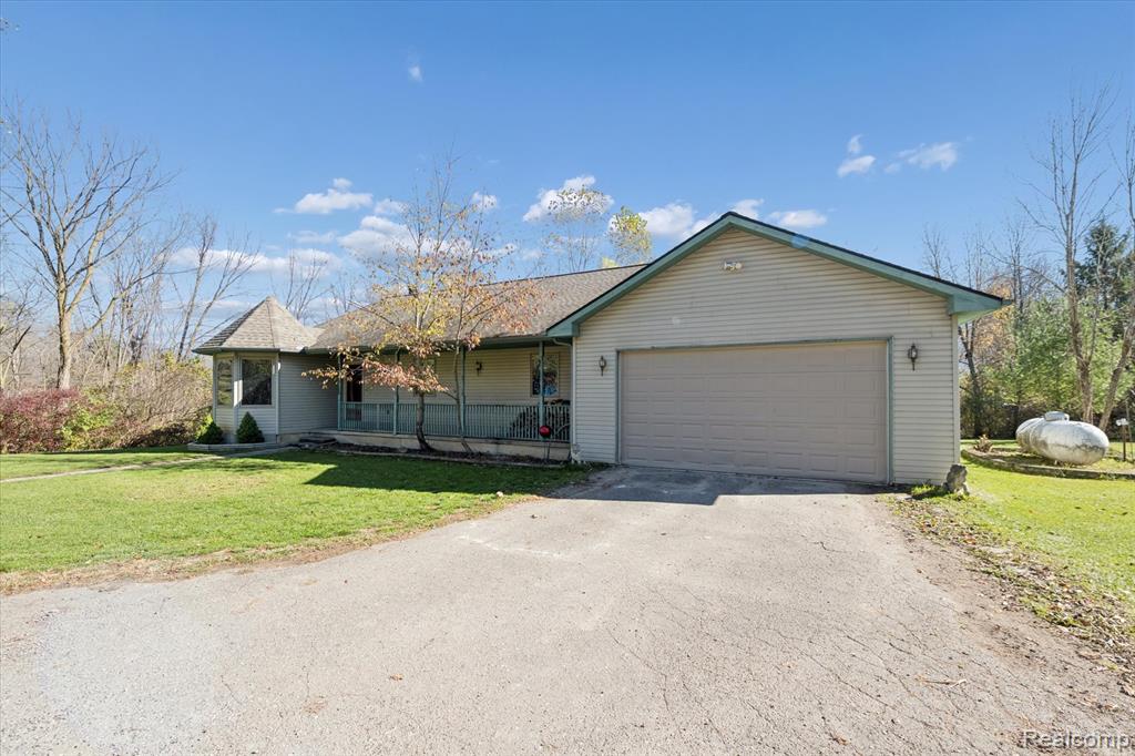 4842 Preston Road, Howell, MI 48855 — Photo 47