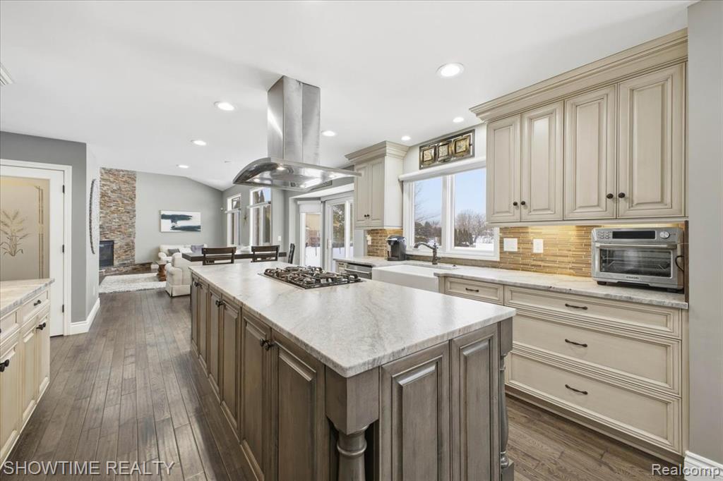 4157 Springbrook Drive, Sterling Heights, MI 48314 — Photo 19