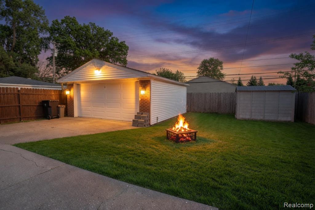 18584 Blue Island Court, Roseville, MI 48066 — Photo 4