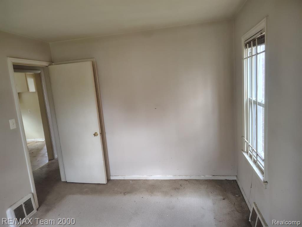 18330 Warwick Street, Detroit, MI 48219 — Photo 15