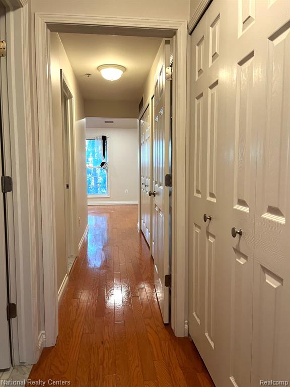 28071 CARLTON WAY Drive, Novi, MI 48377 — Photo 35