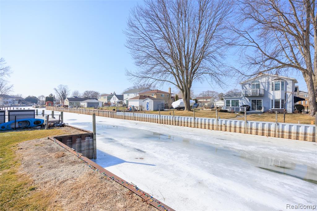 39401 Lakeshore Drive, Harrison Township, MI — Photo 12