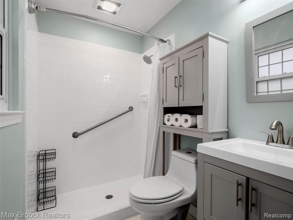 54241 Sunderland Drive, Shelby Twp, MI 48316 — Photo 28