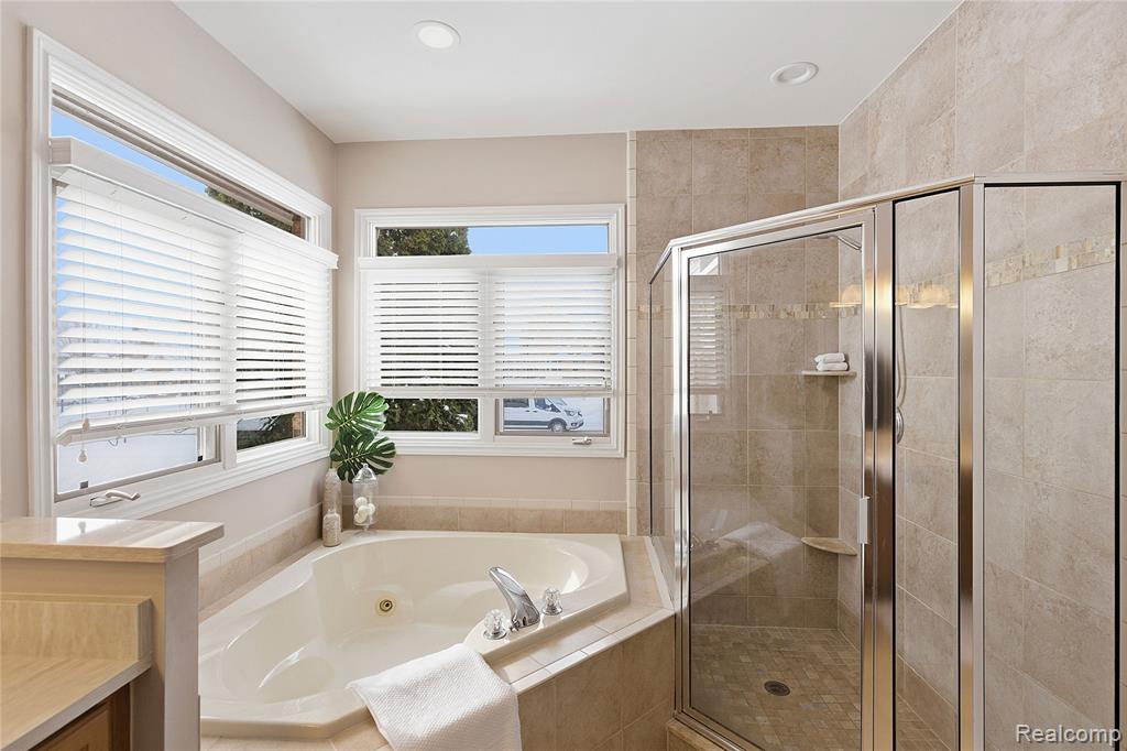 966 Majestic Drive, Rochester Hills, MI 48306 — Photo 25