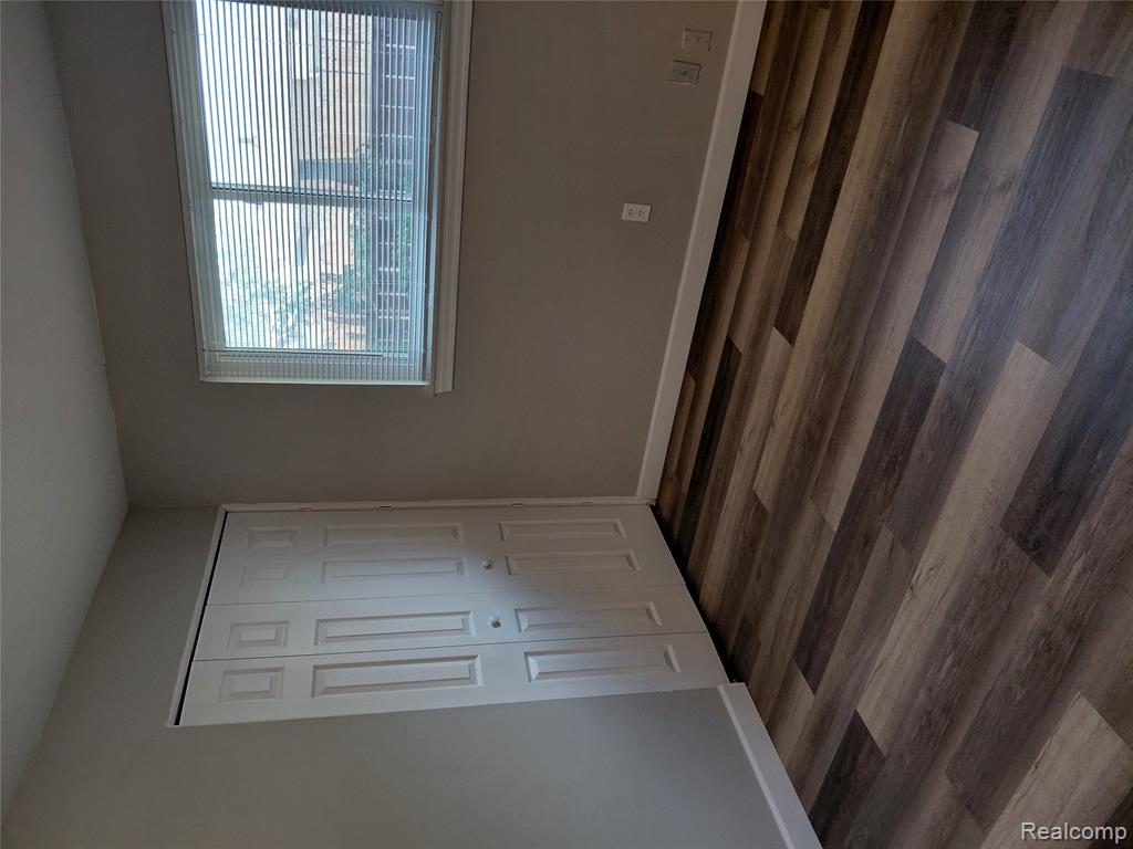 513 S Hawthorne Street, Westland, MI 48186 — Photo 17