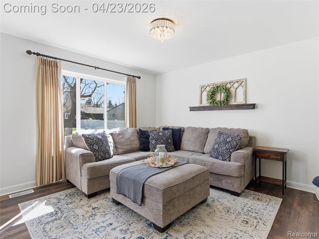 4060 Laforest Drive, Waterford, MI 48329 — Photo 2