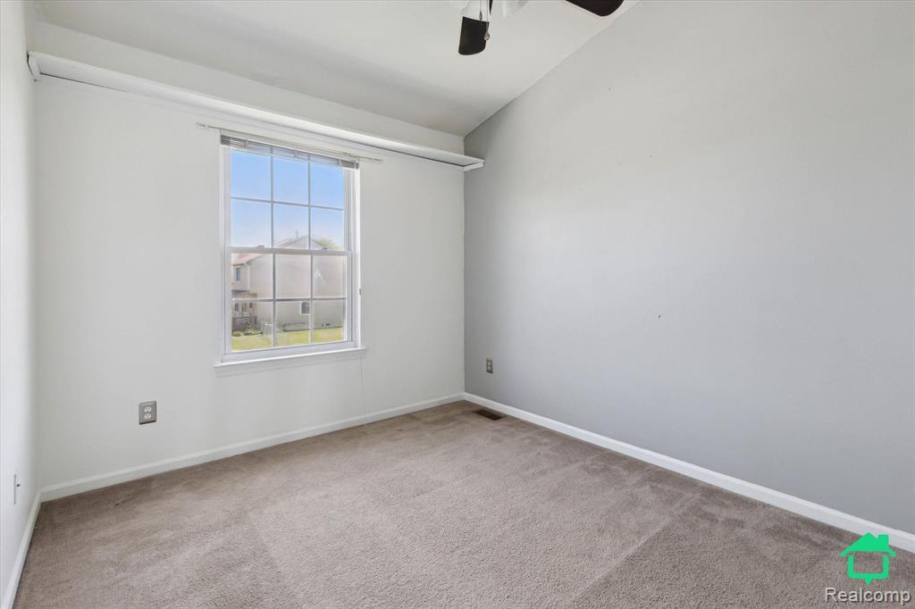 7458 Knollwood Drive, Ypsilanti, MI 48197 — Photo 17