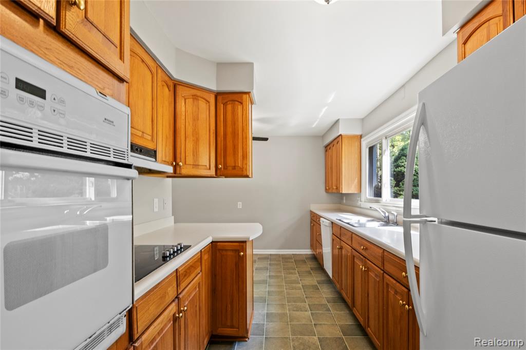 9591 Columbia, Redford, MI 48239 — Photo 17