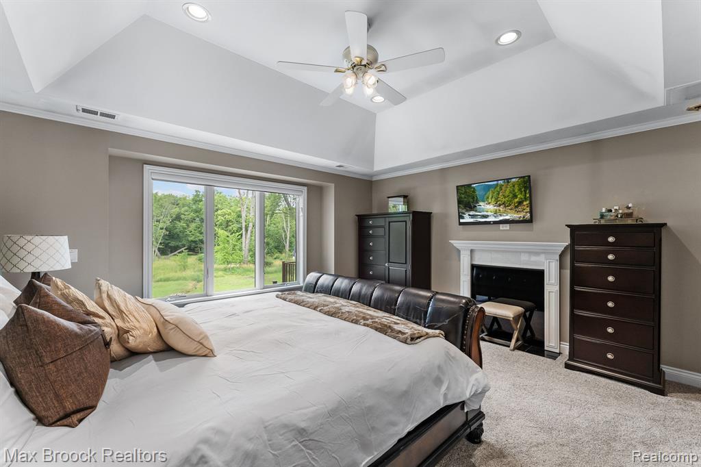 20403 Robinway Drive, Clinton Twp, MI 48036 — Photo 15