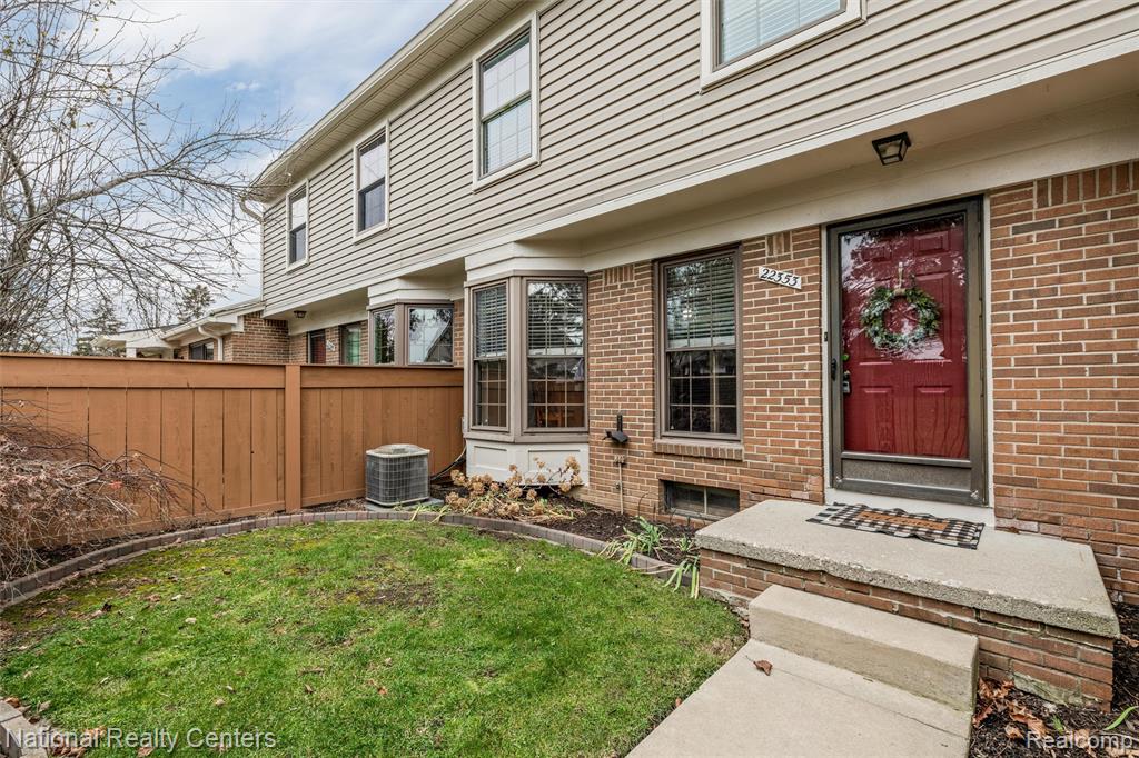 22353 PEACHTREE, Novi, MI — Photo 22